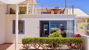 Terrace/patio - Villa with private pool and Free Wi-Fi, close to the sea, sheltered courtyard (Costa Calma)
