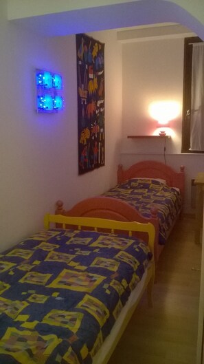 2 bedrooms, iron/ironing board, WiFi, wheelchair access