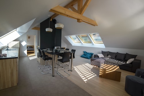 Duplex in house for 4-6 people - View of Lake Annecy - Beach 200 m away