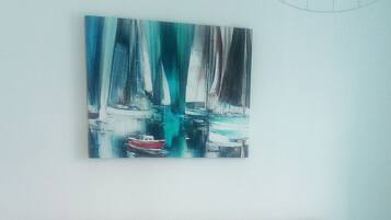 1 chambre, fer et planche à repasser, draps fournis