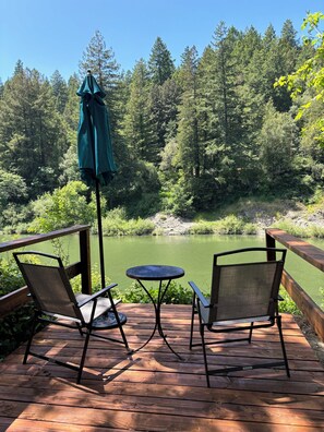 Property grounds - Riverfront Cottage in Wine Country - Seasonal River Access - Dogs Stay for Free! (Monte Rio)