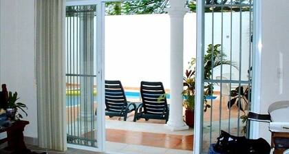 Lage, Lage, Lage, Privatvilla, Pool, Vonage, Wifi, stadtnah