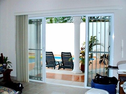 Location, location, location, private villa, pool, Vonage, Wifi, close to town