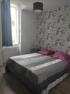 2 soverom, strykejern/-brett og wi-fi (inkludert)