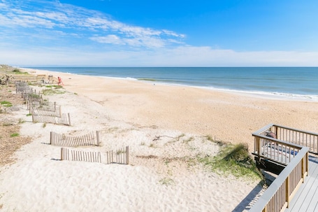 Beach nearby. Ground Floor Convenient Gated condo at Beach Sawgrass - Pet Friendly!!!