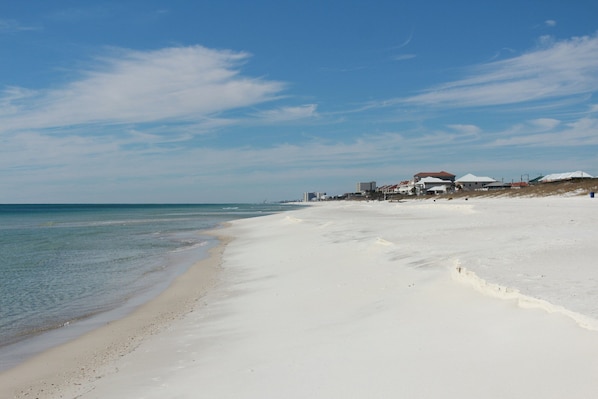 Una playa cerca