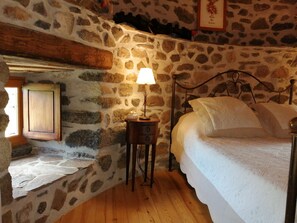 2 bedrooms, bed sheets