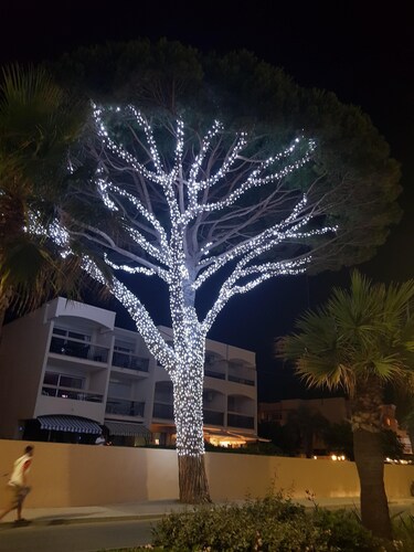 32 APPARTEMENTS UNIQUEMENT REZ ET BEL ETAGE APPARENCE CHARMANTE TYPE PROVENCALE