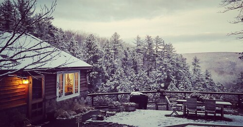 Beautiful, remote Catskills cabin over waterfall with amazing views & hot tub