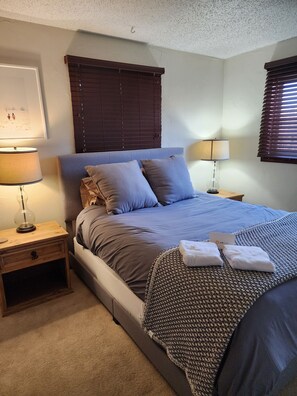 2 habitaciones, tabla de planchar con plancha y wifi gratis