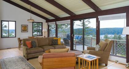 Orcas Island, Orcas Hill House #297