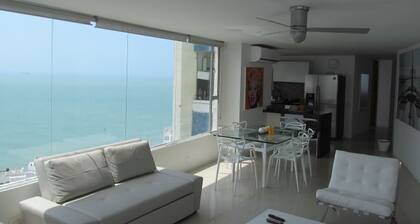 Oceanfront Penthouse on upeat näkymät Karibian.