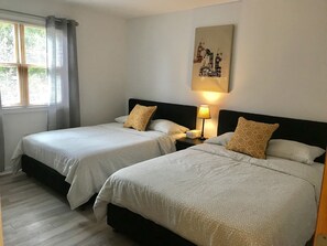 3 bedrooms, desk, iron/ironing board, free WiFi - Whitetail Retreat-Hiking, Biking & River adventure (East Stroudsburg)