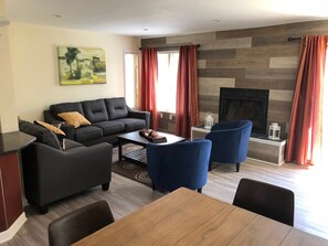Smart TV, fireplace