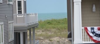 Renovert 2019 | 4 Bd, 2 Bth | Strandblokk | Havutsikt | Trinn mot strand | 