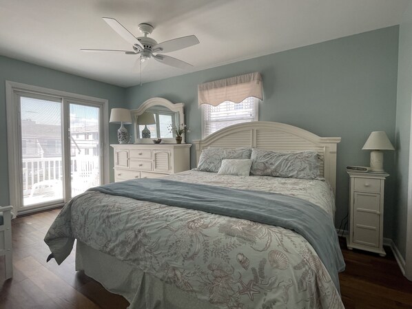 4 bedrooms, iron/ironing board, free WiFi