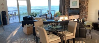 Retraite des amoureux de la nature avec une vue incroyable sur les voies de navigation et les cascades