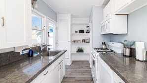 Private kitchen - Pacific Bungalow | Ocean View with Tiny House! (Oceanside)