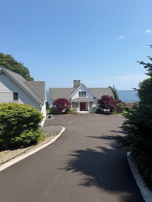 Exterior - AIR-CONDITIONED Ocean Point OCEANFRONT with Lawn & Beach (Boothbay)