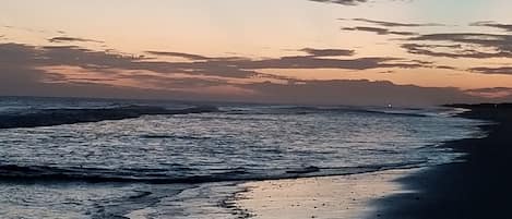 靠近海滩