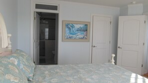 6 bedrooms, iron/ironing board, free WiFi, bed sheets