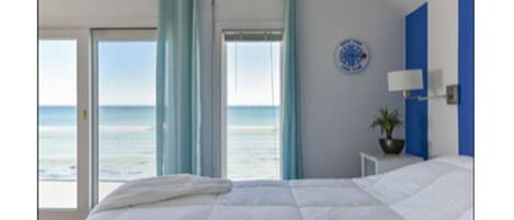 3 bedrooms, desk, WiFi, bed sheets