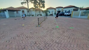 Sport court - Private OASIS • 3BR Villa w/ Private Pool • Quiet Escape • very close to beaches (Noord)