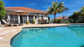 Outdoor pool - Private Oasis • 3BR Villa w/ Private Pool • Quiet Escape • very close to beaches (Noord)