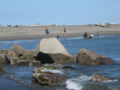 Quiet end of Ocean Shores. Walking distance to the beach