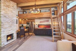 Bügeleisen/Bügelbrett, Reisekinderbett, kostenloses WLAN, Bettwäsche