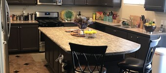 Las Vegas Home 5 BR sleeps 10