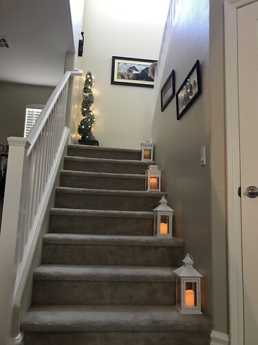 Las Vegas Home 5 BR sleeps 10