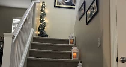 Las Vegas Home 5 BR sleeps 10