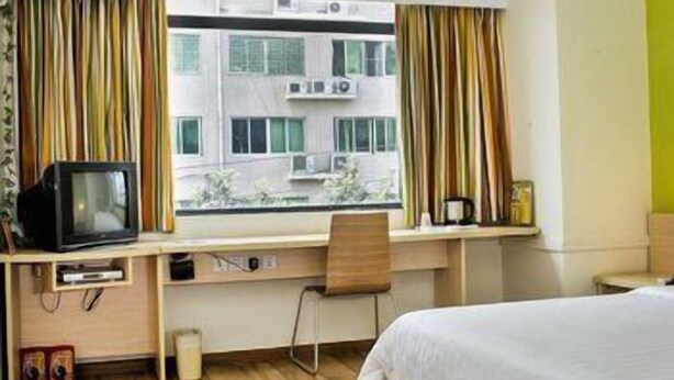 Room - 7 Days Inn (Weifang)