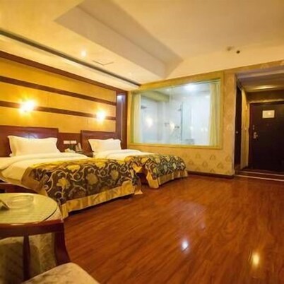 Chuanlong Hotel