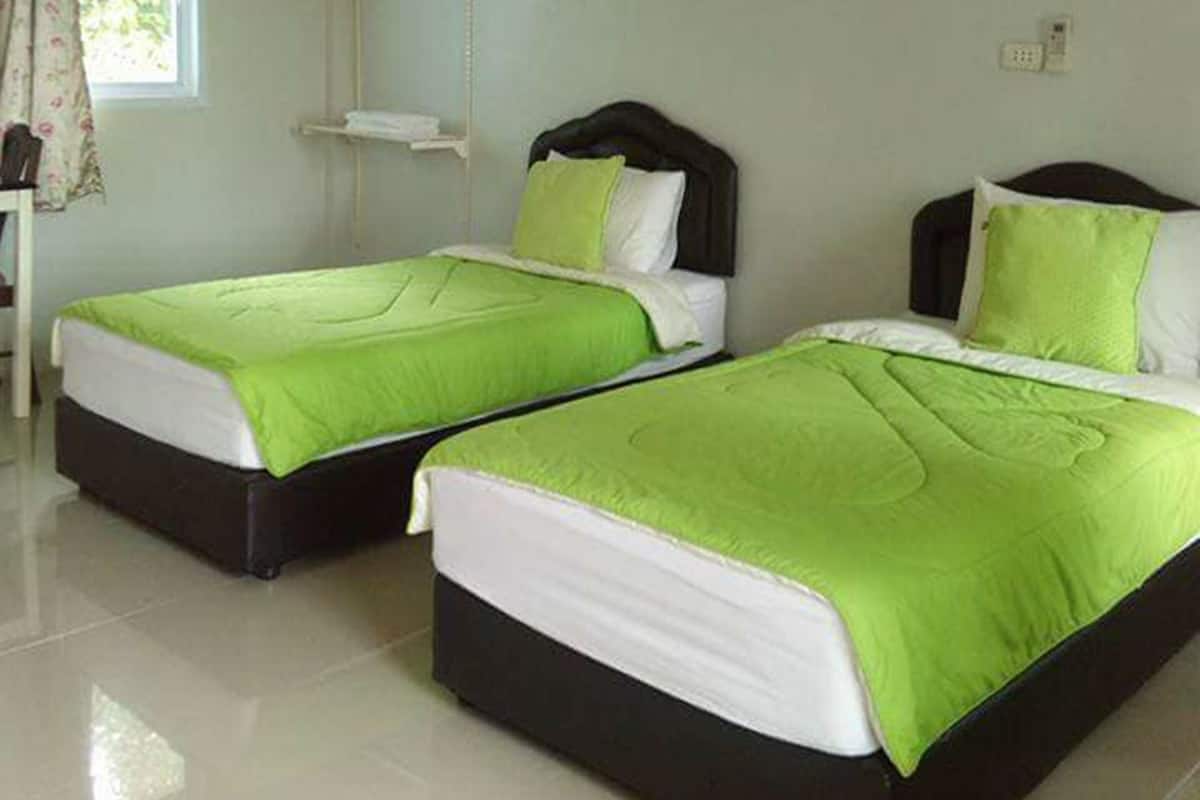 Standard Twin Room | Desk, free WiFi