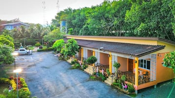 Kamar Standar | Meja kerja, tirai kedap cahaya, Wi-Fi gratis, dan seprai linen