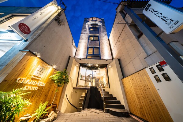 Front of property – evening/night