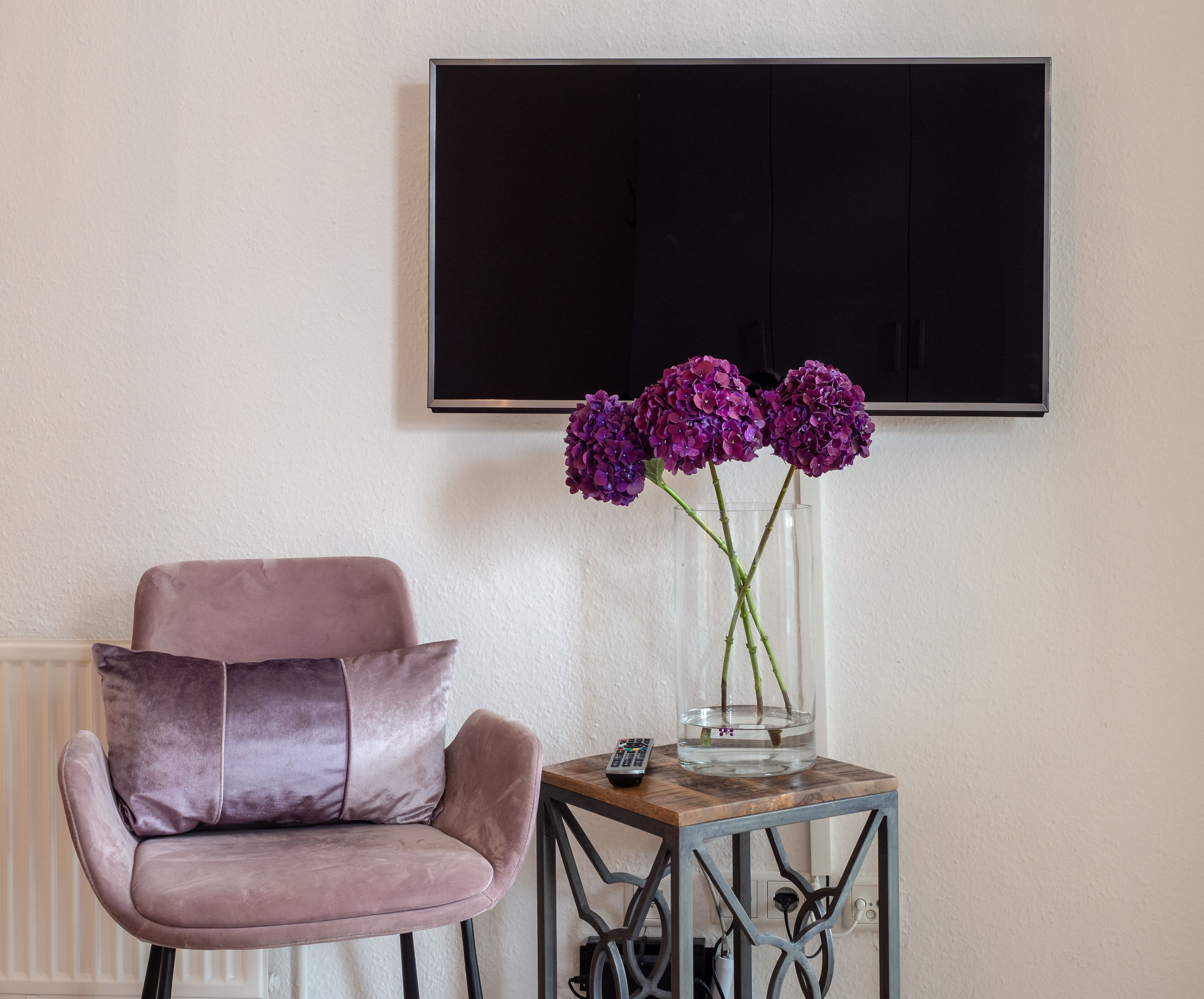 deluxe double room | in-room dining