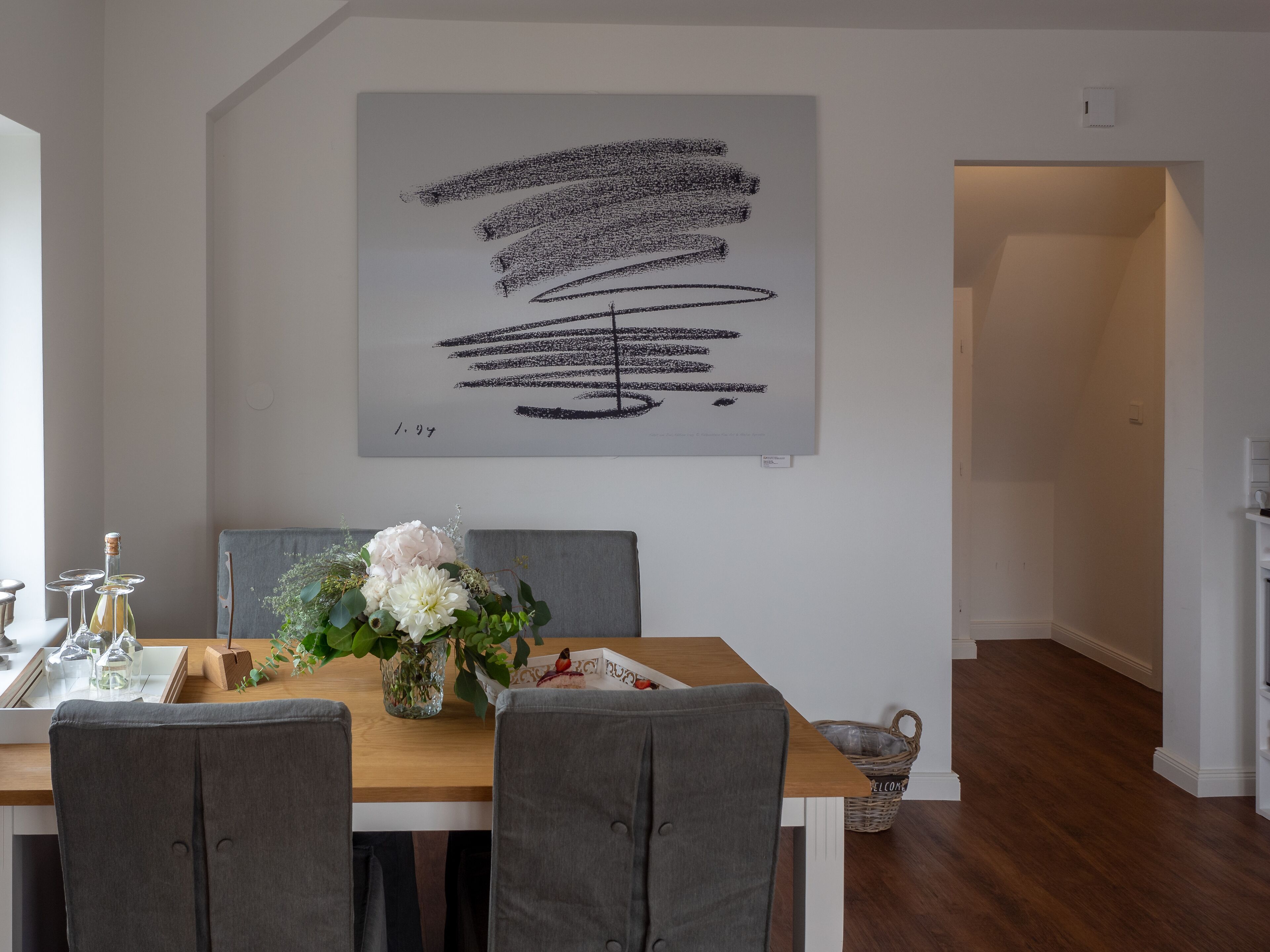 suite, balcony | in-room dining