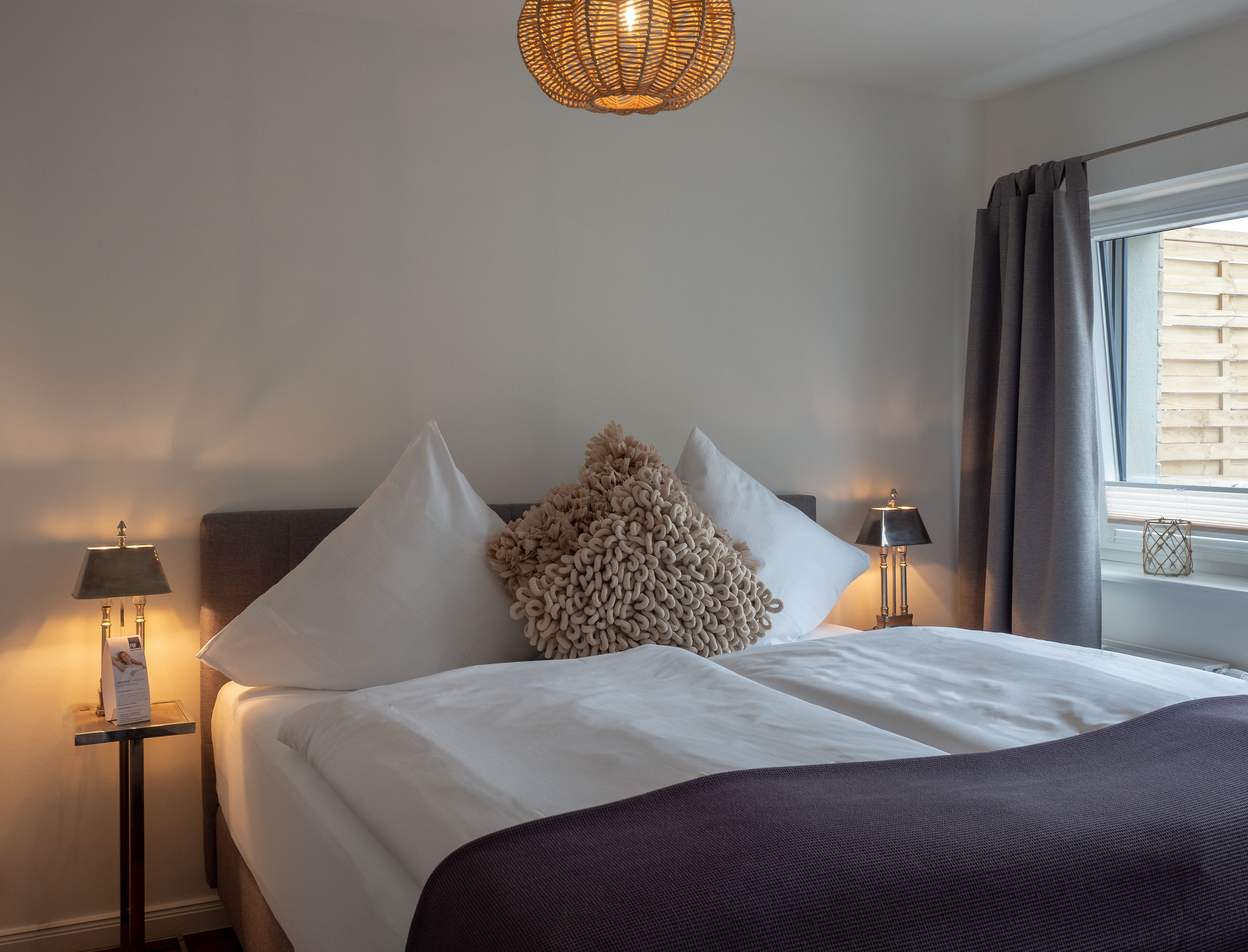 套房, 阳台 | 客房内保险箱、遮光窗帘、隔音、熨斗/熨板