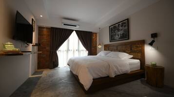 Junior Double Room, 1 King Bed with Sofa bed, Non Smoking