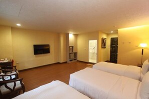 Business Quadruple Room, 2 Double Beds, Non Smoking | Desk, blackout drapes, free WiFi, bed sheets - Hua Don Hotel (Ji'an)