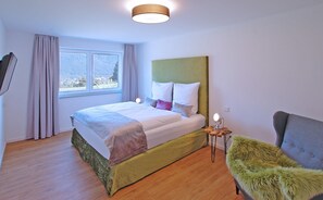 2 quartos, acesso à internet, roupa de cama