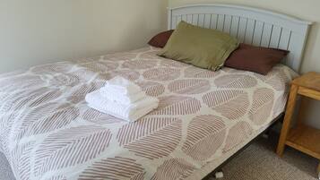 3 quartos, escrivaninha, Wi-Fi de cortesia, roupa de cama