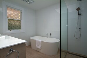 House, 4 Bedrooms, Terrace | Bathroom | Separate bathtub and shower, deep-soaking bathtub, rainfall showerhead - Strahan House (North Hobart)