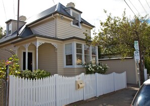 Front of property - Strahan House (North Hobart)