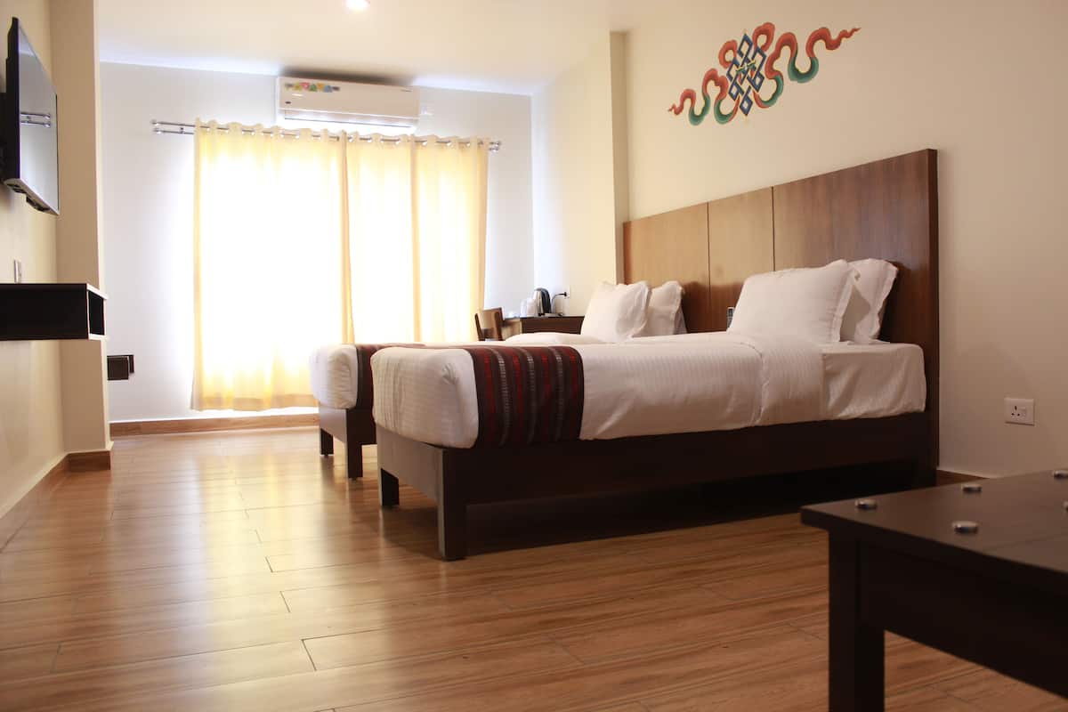 Family Suite, 2 Twin Beds, Non Smoking | Desk, blackout drapes, soundproofing, iron/ironing board (on request)