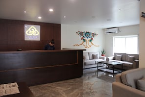 Quầy tiếp tân