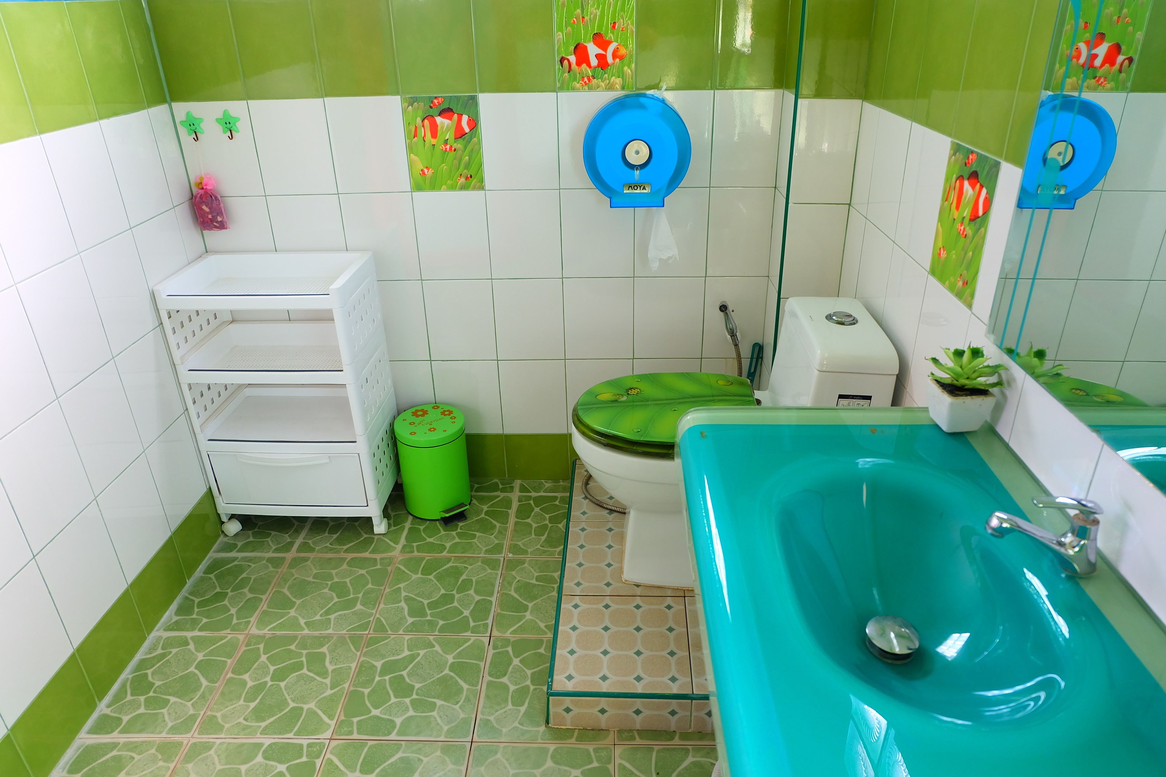 Quarto família | Banheiro | Chuveiro/banheira combinados, banheira de imersão